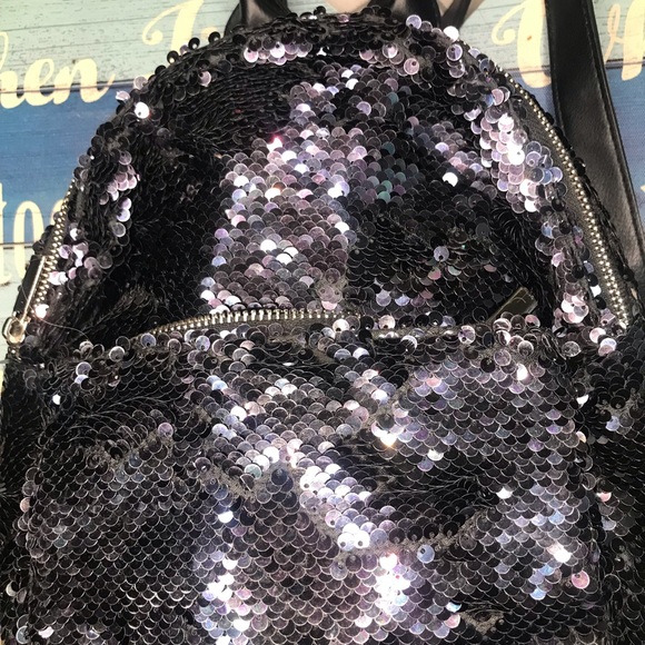 Mini sequence backpack - Picture 2 of 2